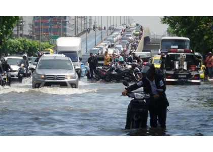 2017–05-26  泰国豪雨下到28日曼谷将变水城